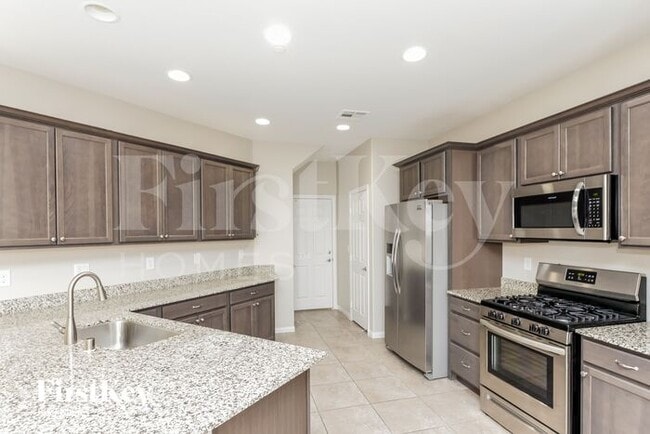 Building Photo - 2265 Sky Island Dr