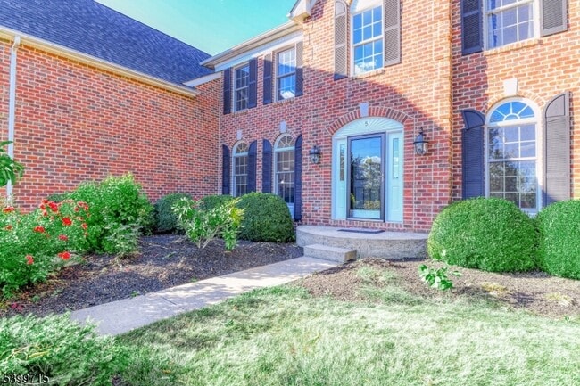 Building Photo - 5 Hidden Valley Way