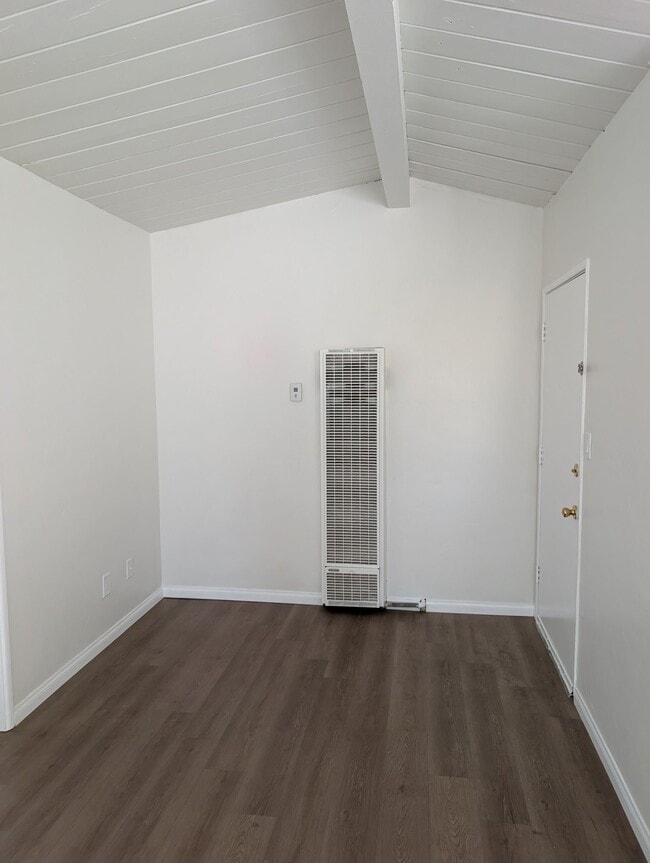 Building Photo - 4030 Ingraham St