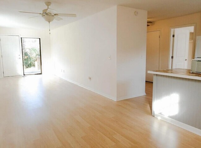 Foto del edificio - 216 12th St