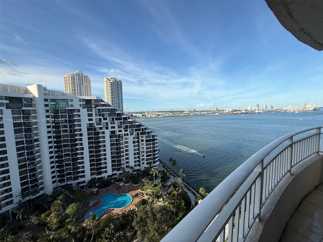 Foto principal - 770 Claughton Island Dr