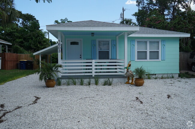 Building Photo - 1603 N Osceola Ave