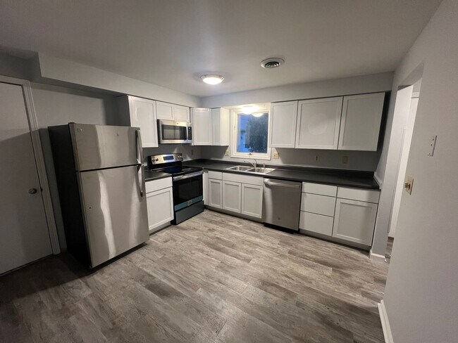 Foto del edificio - 5621 Bluebird Ct