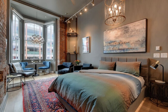 Building Photo - 562 Yates St