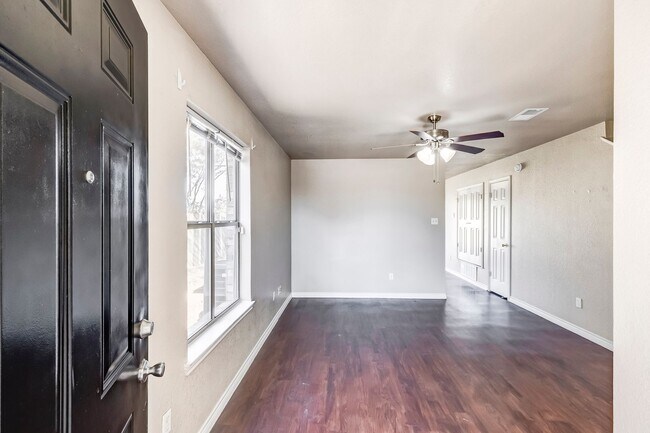 Building Photo - 2501 Schwald Rd