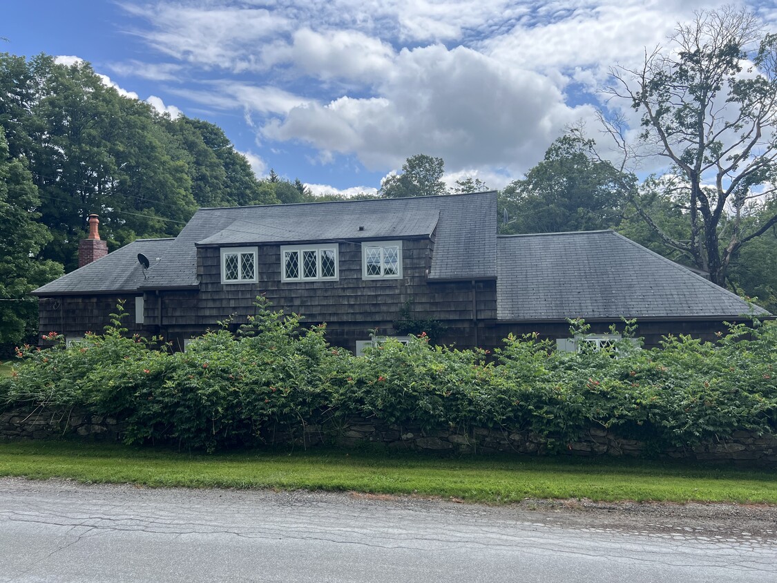 Primary Photo - 10 Herb Rd