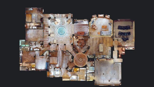 Foto del edificio - Furnished 5-Bedroom Home with Indoor Pool & Amenities