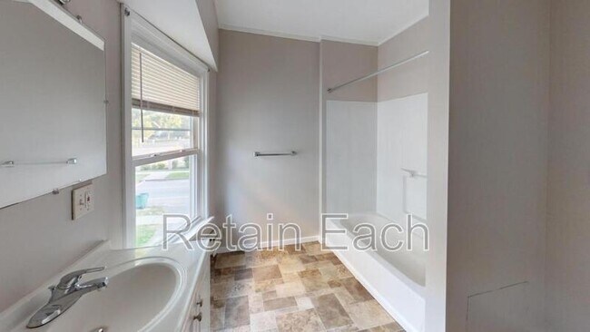 Foto del edificio - 116 Ridgeway Ave