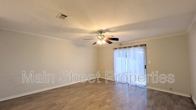 Building Photo - 3041 Belle Meade Dr