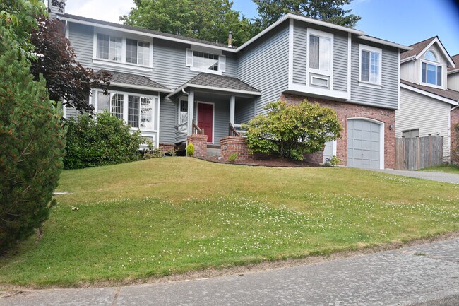 Building Photo - 14734 SE 65th St