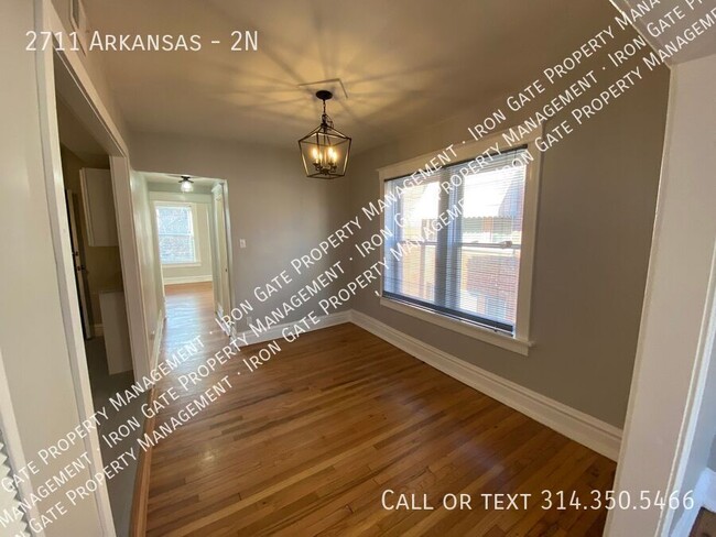 Building Photo - Tower Grove East charming one-bedroom apar...