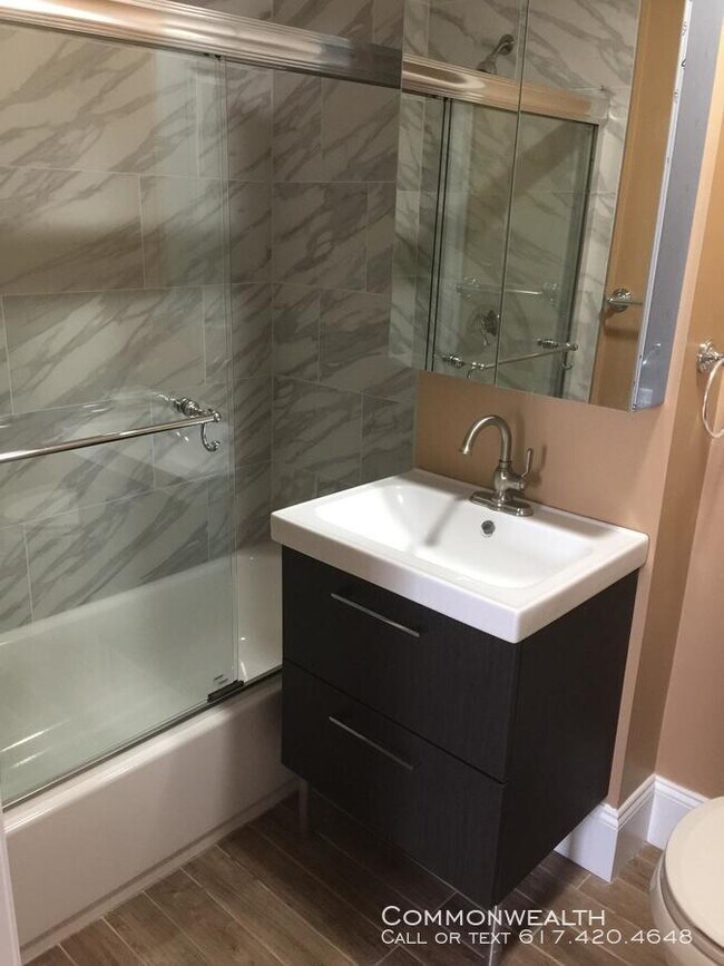 Foto del edificio - Brookline Village 4 bed 2 bath Gut Reno 9/1