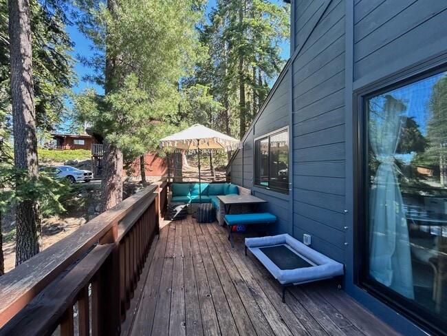 Building Photo - 370 Snowbird Loop