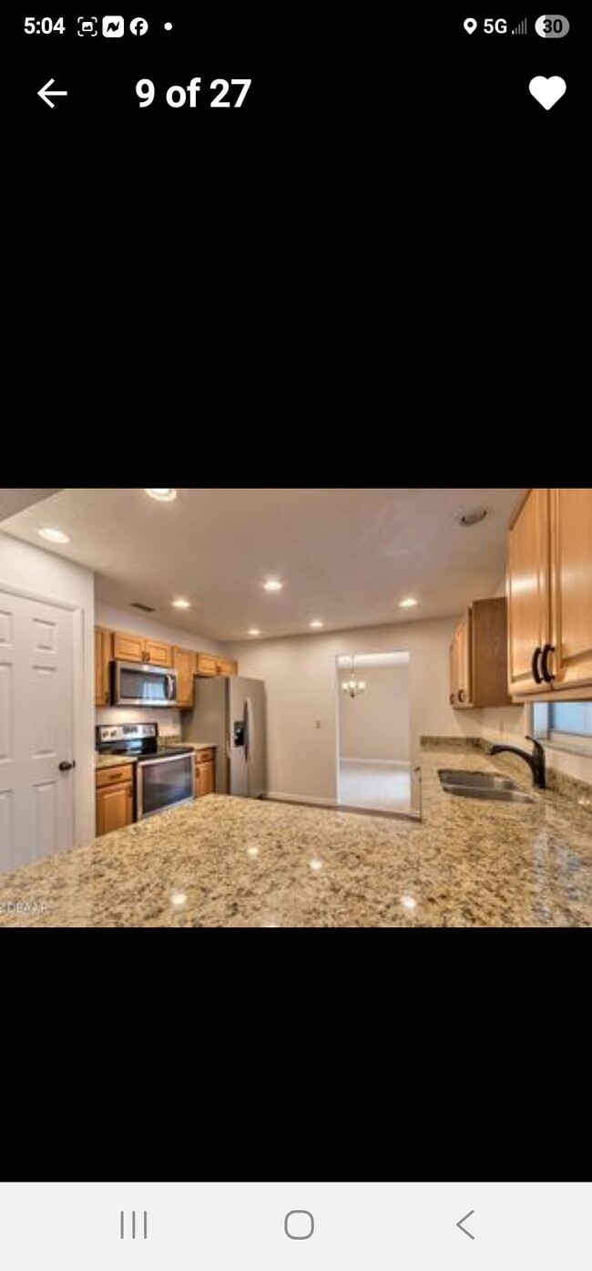 Foto del edificio - 2404 Pine Tree Dr