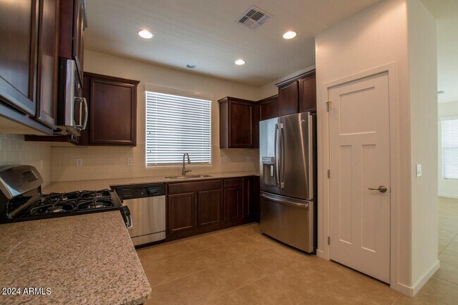 Building Photo - 2605 S 106th Way