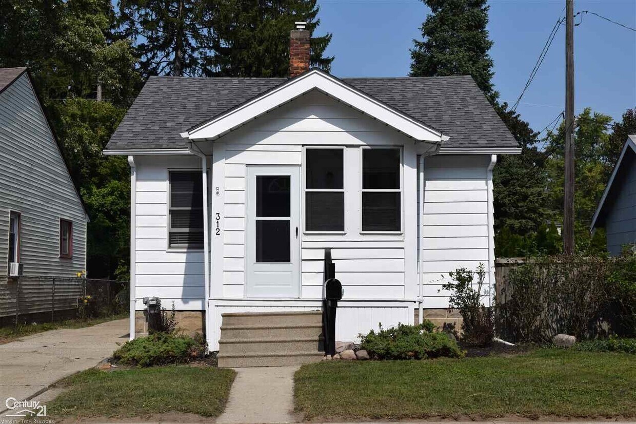 312 La Plaza Ct, Royal Oak, MI 48073 House for Rent in Royal Oak, MI