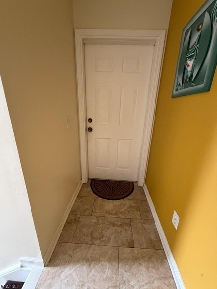 Building Photo - 110-PT112 Redwood Ave