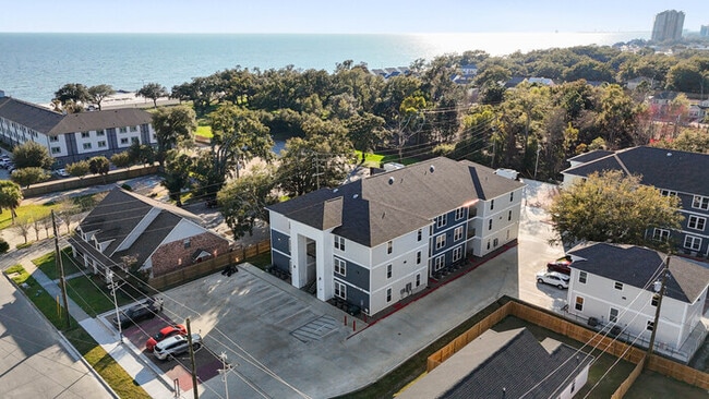 Foto del edificio - 133 Briarfield Ave