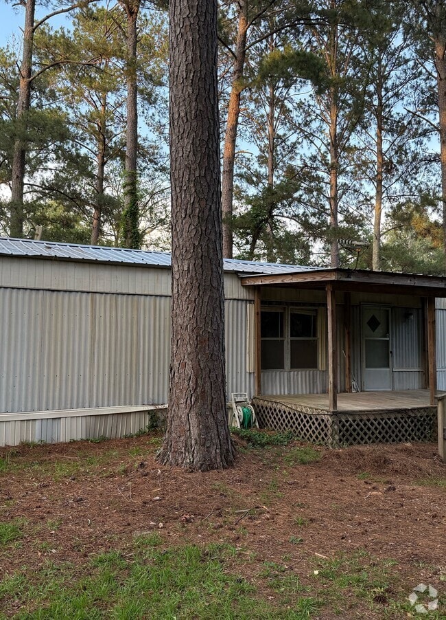 Building Photo - 1822 Covington Ln NE