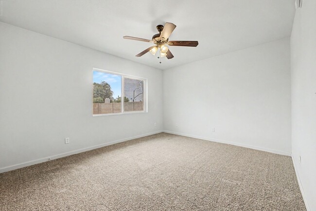 Building Photo - 5439 W Becker Ln