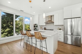 Building Photo - Harrison Grand