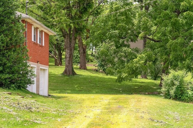 Foto del edificio - 411 Westchester Dr