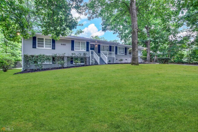 Foto del edificio - 6465 Sherwood Trail