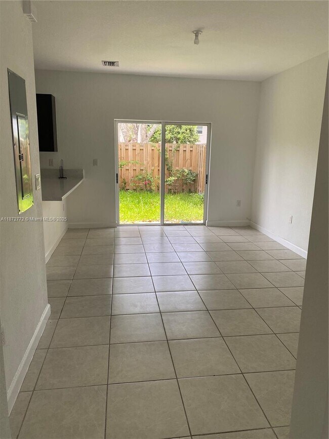 Foto del edificio - 2712 SE 15th Ct