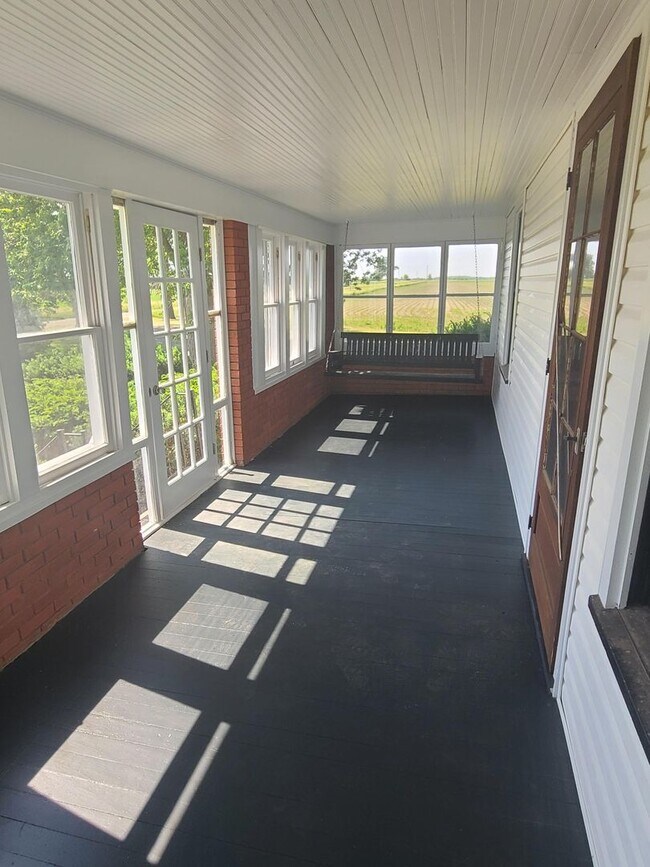 Building Photo - Charming countryside 2-bedroom home -Farme...