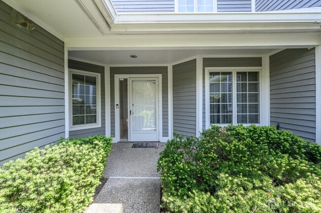 Building Photo - 84 Ridge Dr