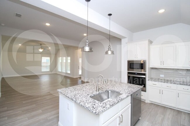 Building Photo - 3814 Honeycomb Holw
