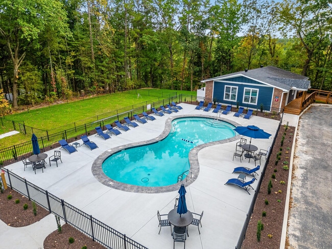 Building Photo - Sterling Heights Apartments by Callio Properties