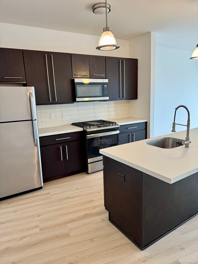 Foto principal - 1200 Bedford St