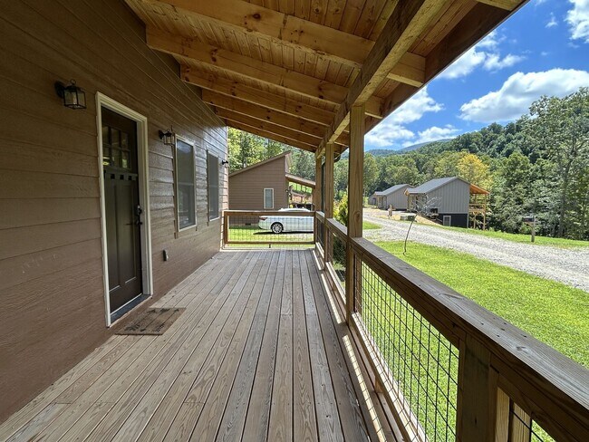 Foto del edificio - Live Modern. Live Mountain. Live Here.