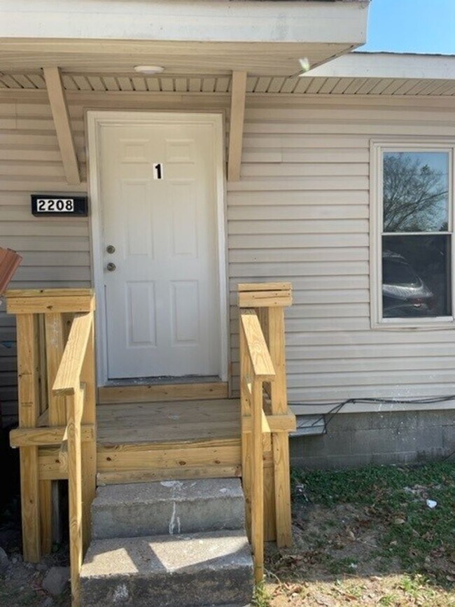 Building Photo - Newly Remodeled 2 bed / 1 bath