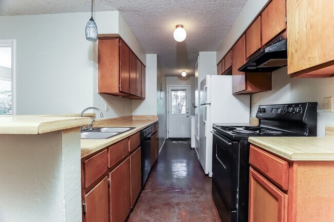 Foto del edificio - Rare Hill Country Gem | Upgraded Duplex on a Quiet Cul-de-Sac