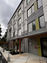 Building Photo - 210 Village Way