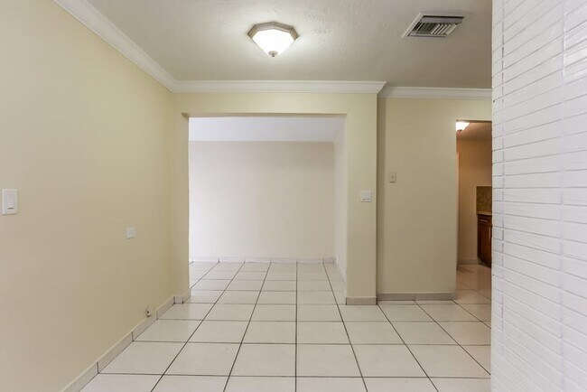 Building Photo - 7680 Granada Blvd