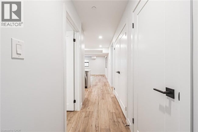 Building Photo - 555 Sanatorium Rd