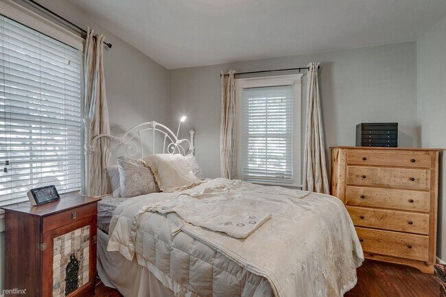 Building Photo - 2 br, 1 bath House - 3101 Kingston Street