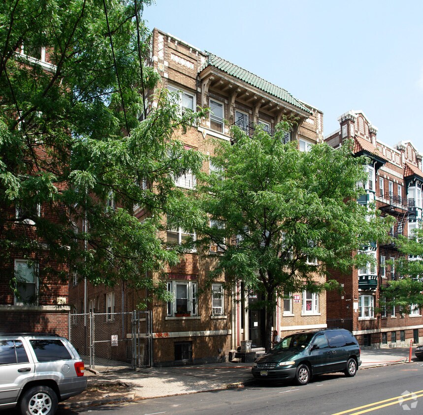 Building Photo - The Cecile