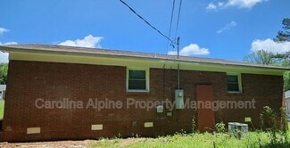 Building Photo - 3621 Somerset Dr