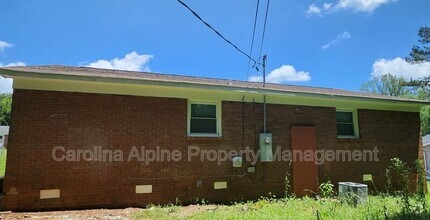 Building Photo - 3621 Somerset Dr