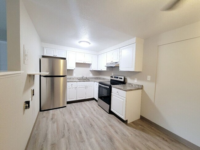 Building Photo - 1624 S Cascade Ave