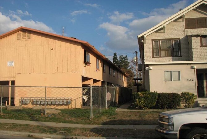 Foto del edificio - 284 N Roosevelt Ave