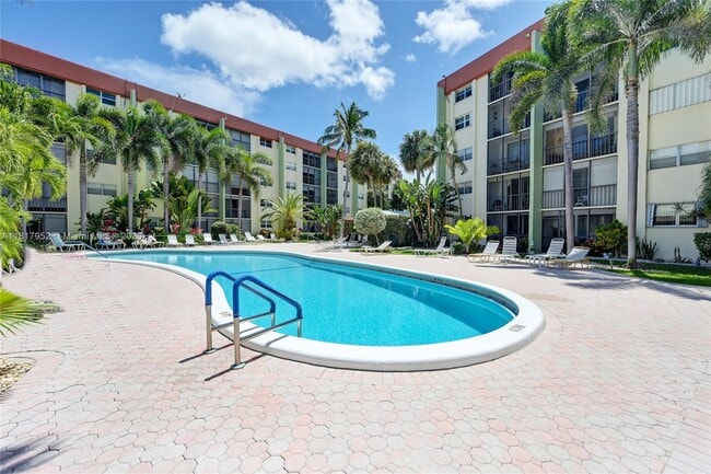 Foto del edificio - 5300 NE 24th Terrace