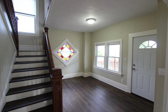 Building Photo - 3133 Churchview Ave