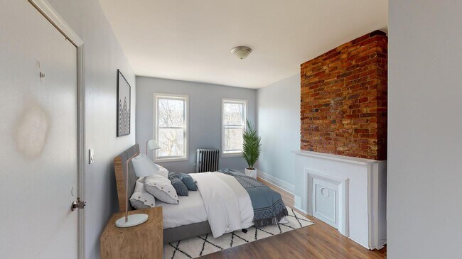 Building Photo - Beautifully renovated Bushwick apartment b...