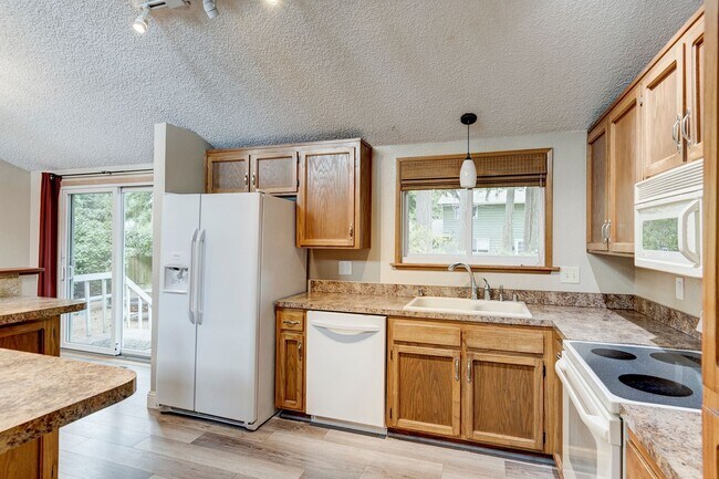 Foto del edificio - Cozy 4 Bed 3 Bath Home Center of Oak Harbor
