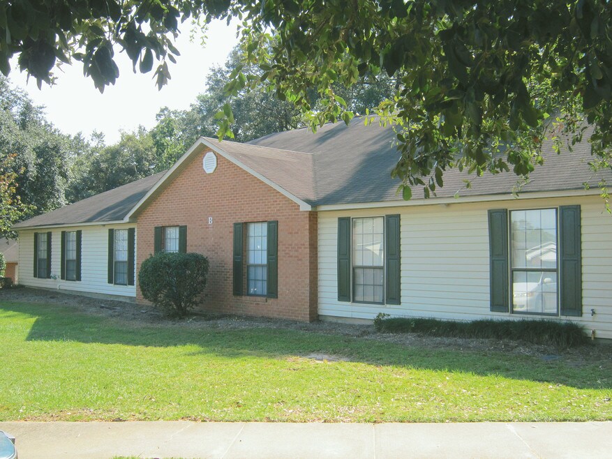 Hunters Run - No Vacancy; Waitlist Only!